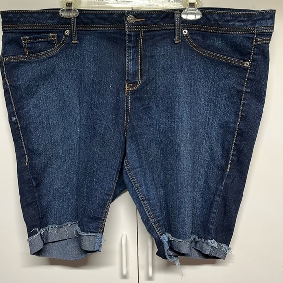 dots Denim Shorts - Picture 1 of 9